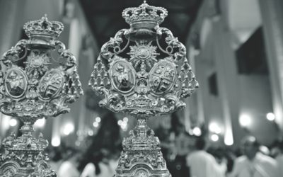 Aún hay sillas disponibles para contemplar la salida de nuestra Hermandad.
