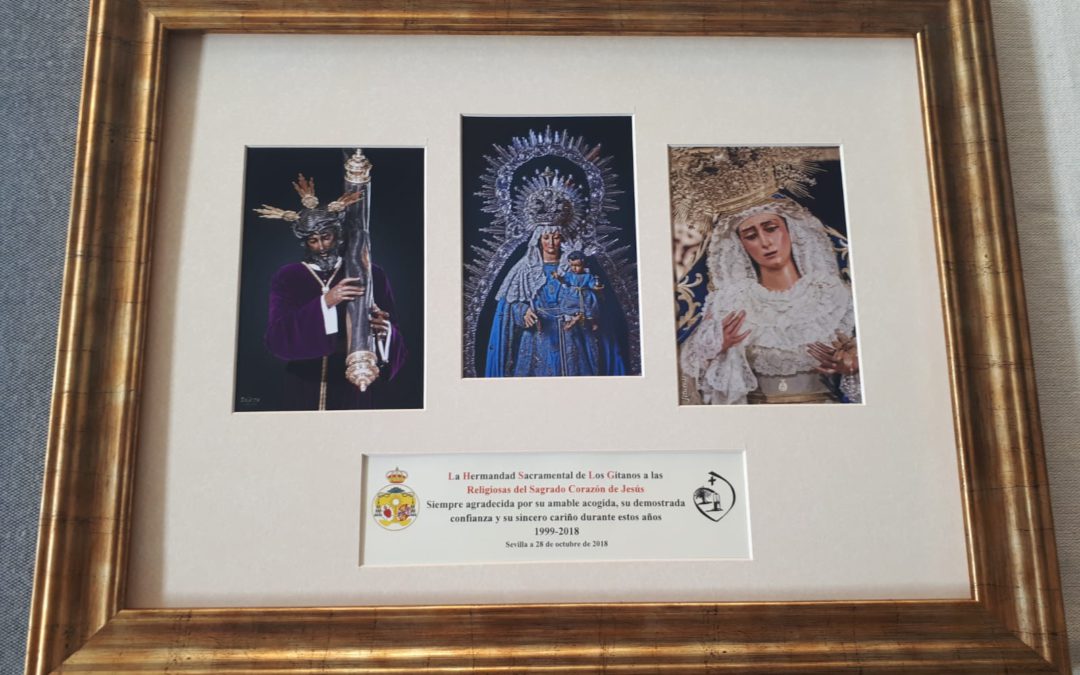 La Hermandad Sacramental de Los Gitanos se despide de las hermanas del Sagrado Corazón de Jesús.