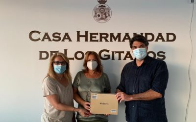 La Hermandad de Los Gitanos pone en marcha el Proyecto “Conectados” con la cesión de 20 tablets