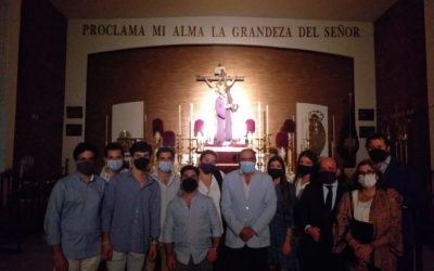 Jóvenes de la Hermandad asisten al Adoremus organizado por la Hermandad del Gran Poder en Los Pajaritos