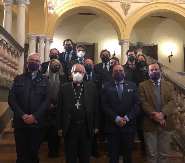 El Arzobispo de Sevilla, D. José Ángel Saiz Meneses recibe a la Junta de Gobierno
