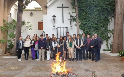 Nuestro Grupo Joven participa en el acto de la «Quema de la Ceniza» de la Parroquia