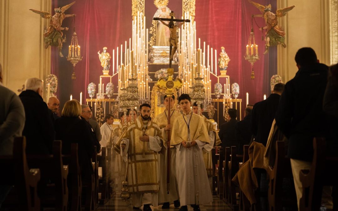 Galería de imágenes Triduo a María Santísima de las Angustias Coronada