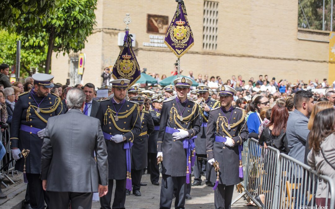 La Sección Musical de Los Gitanos pone sus sones al encendido de la Navidad en Sevilla